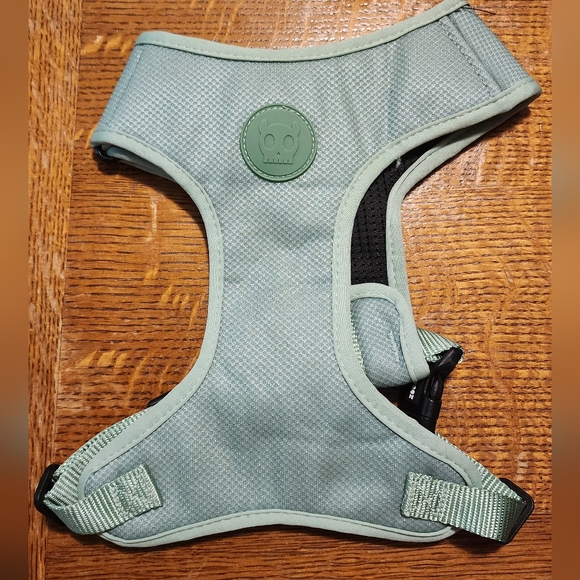 Zeedog Adjustable Mesh Harness in Sage Green - Picture 2 of 4